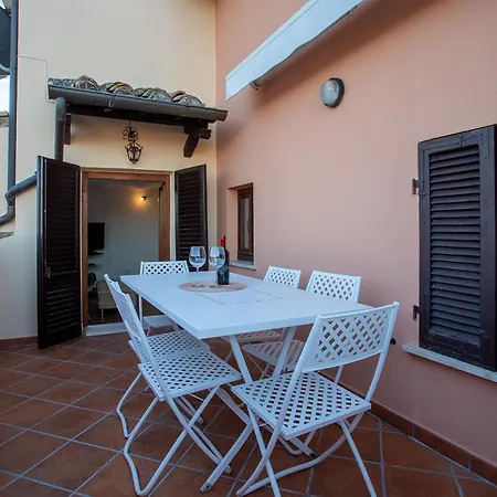 Panoramic - A Due Passi Dal Centro - Italywego Apartment